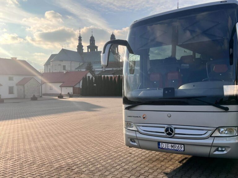 Wynajem autokarów Jelenia Góra